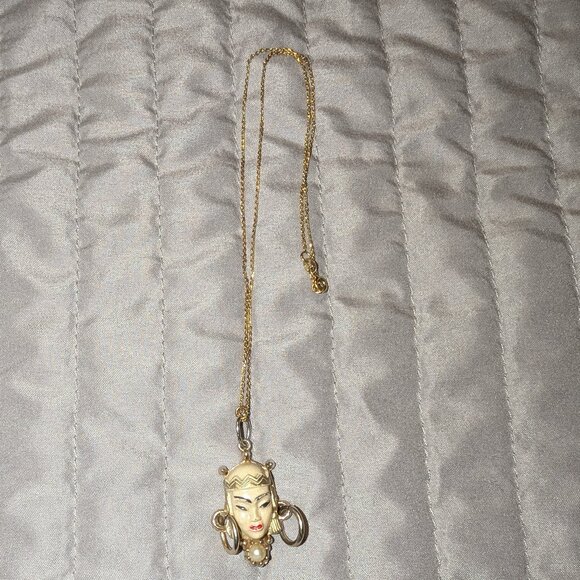 Vintage Oriental Princess Face Pendant Necklace 5508 - Picture 2 of 5